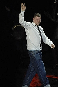 Alexander McQueen a 2007-2008-as őszi-téli bemutató után