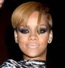 Rihanna - furcsa smink